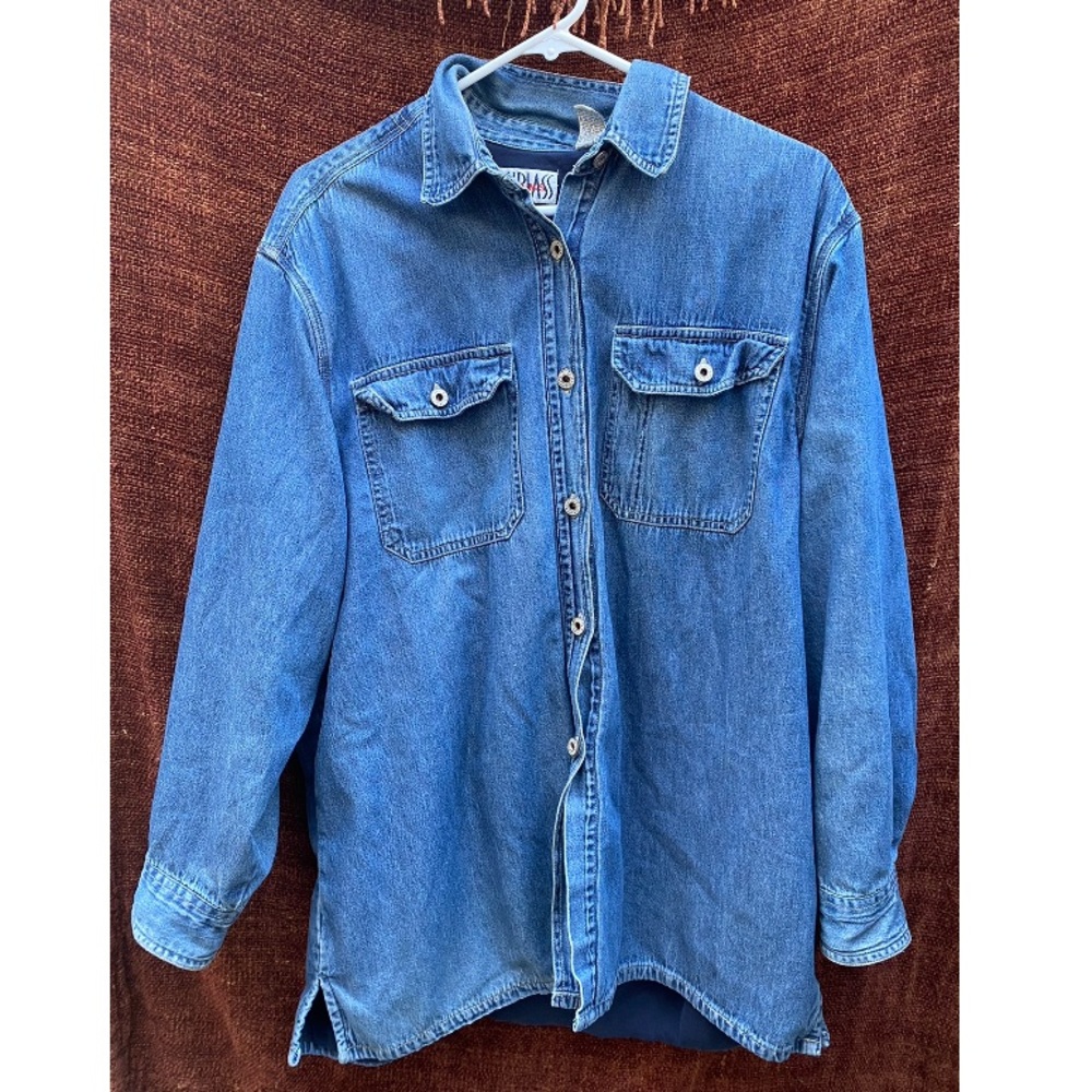 Blue 90s skater denim jacket.
